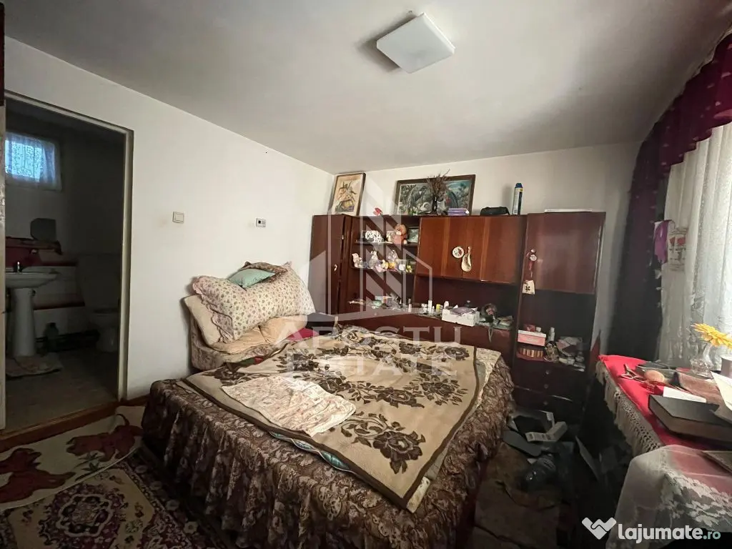 Casa individuala , cu garaj si teren de 856 mp in Ghisoda