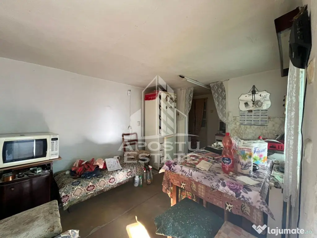 Casa individuala , cu garaj si teren de 856 mp in Ghisoda