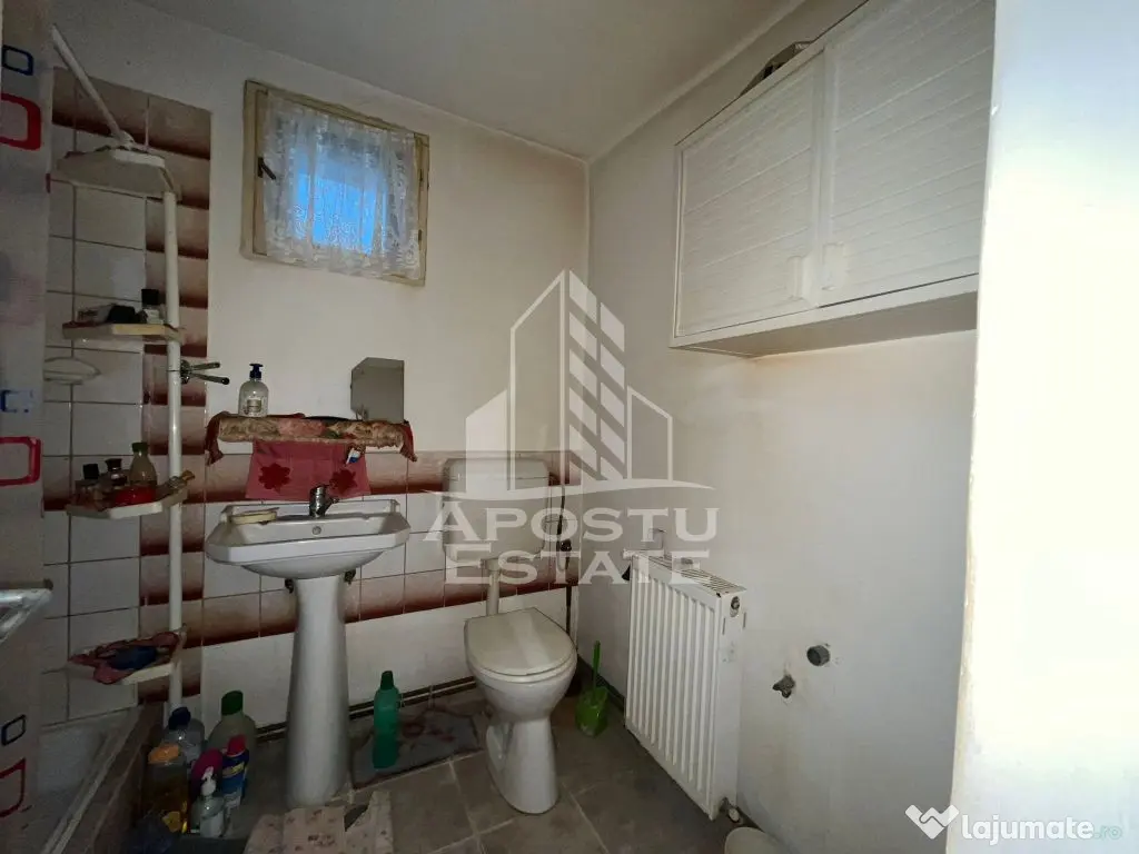 Casa individuala , cu garaj si teren de 856 mp in Ghisoda