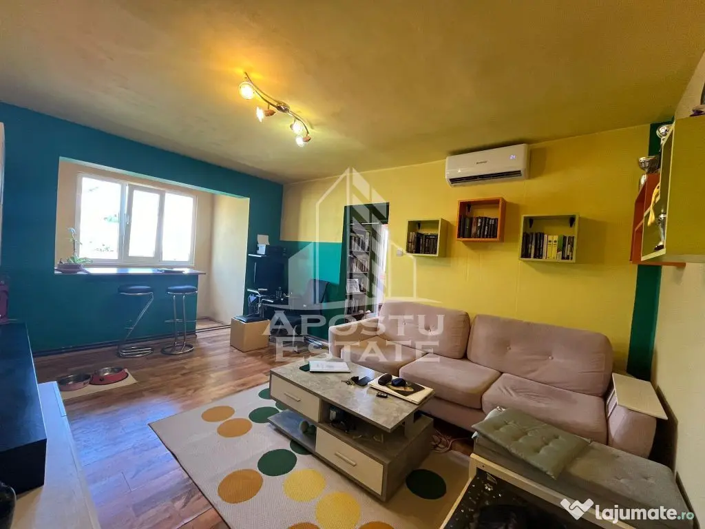 Apartament cu 4 camere, centrala proprie, zona Spitalul J...