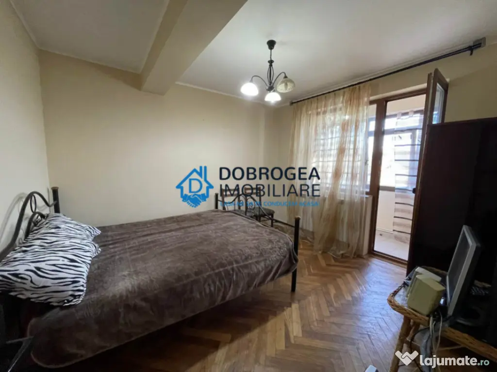 Ultracentral, 3 camere, decomandat, centrala termica 