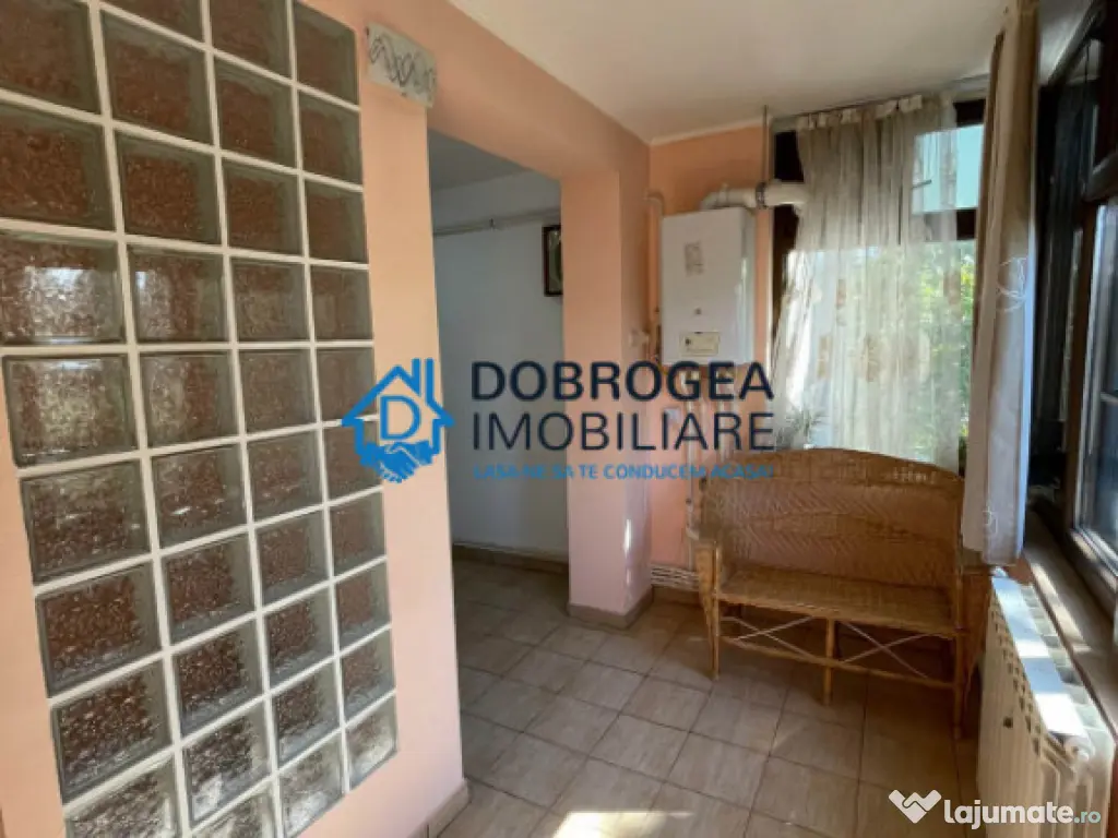 Ultracentral, 3 camere, decomandat, centrala termica 