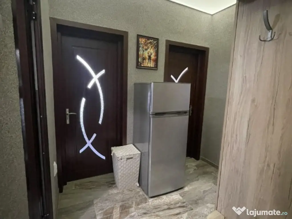 De vanzare 2 camere in zona Tractorul