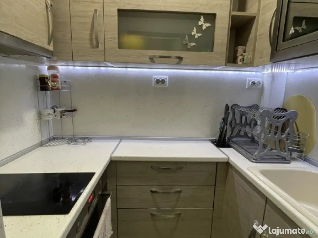 De vanzare 2 camere in zona Tractorul