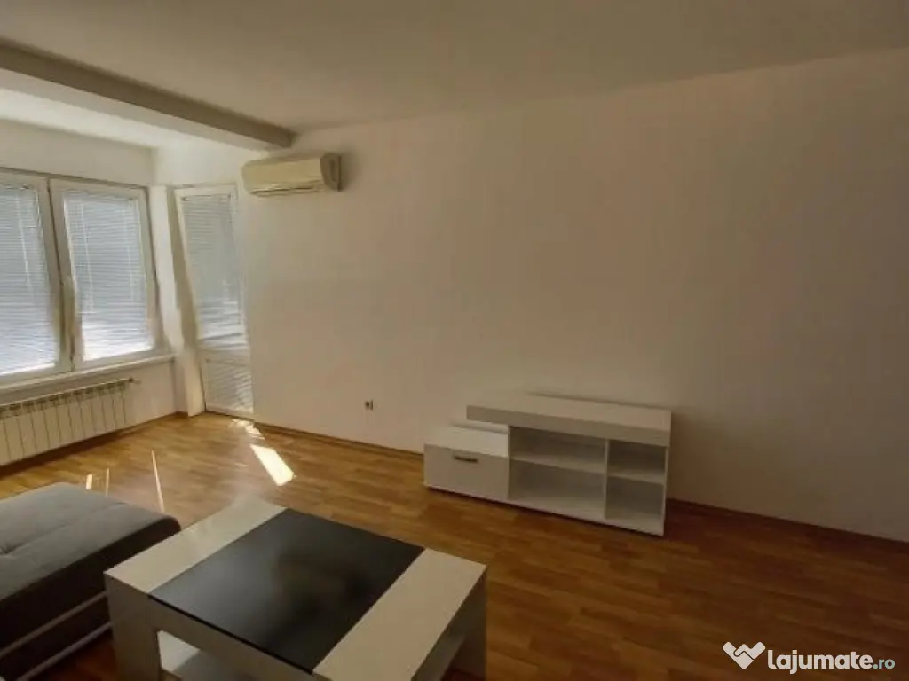 Vanzare apartament cu 3 camere zona Astra