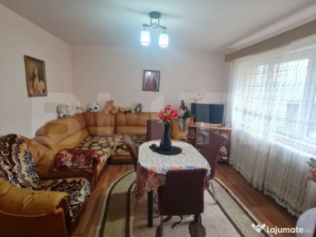 Apartament decomandat, cu 3 camere, boxa, zona Big-Manastur