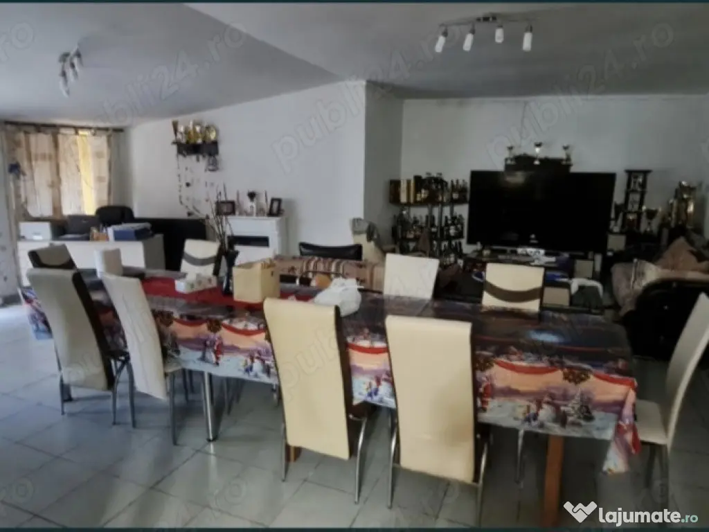 CASĂ DE VÂNZARE ÎN HUNEDOARA 