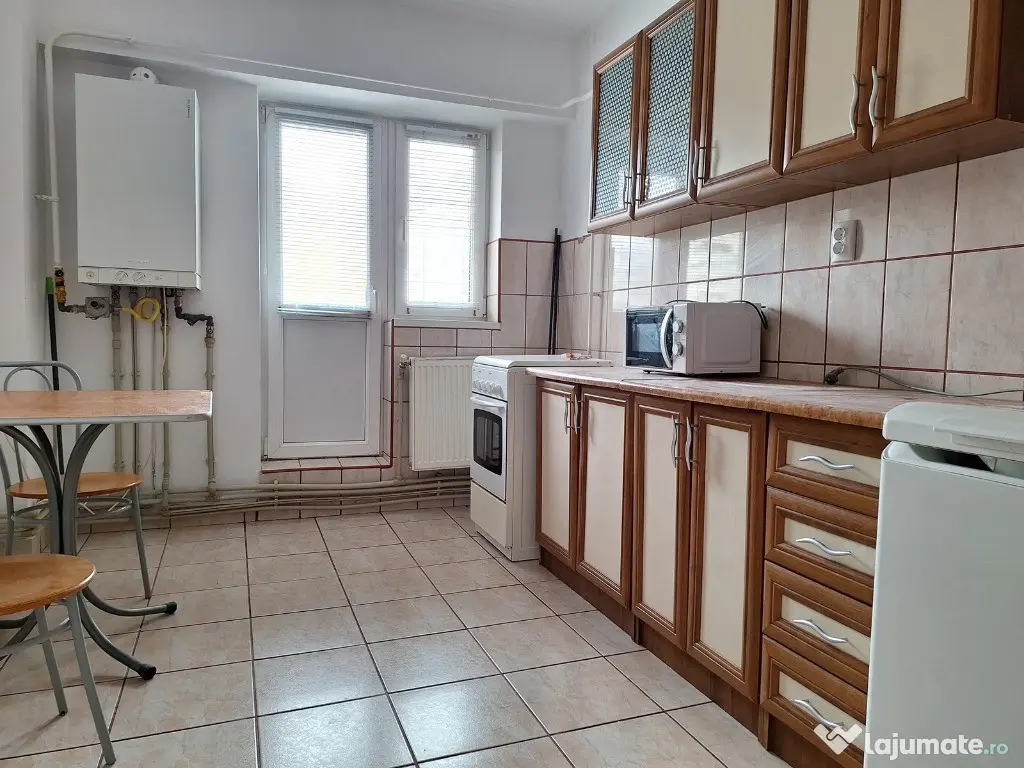 Apartament 2 camere de inchiriat 