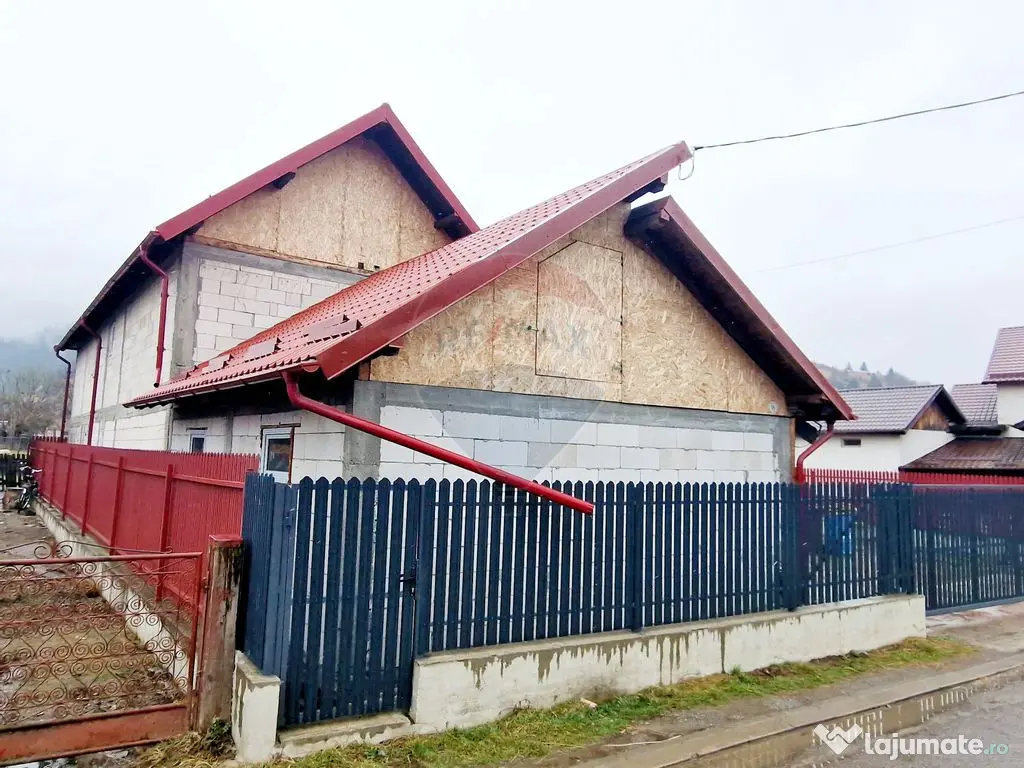 Casă / Vilă la munte