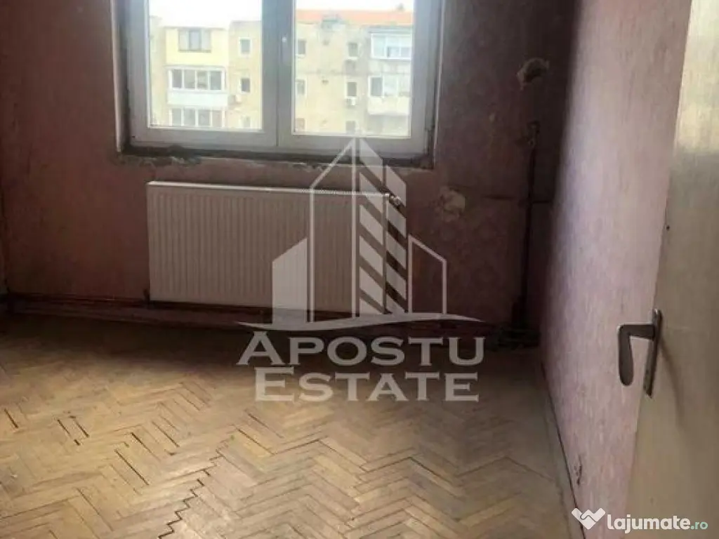 Apartament cu 3 camere, semidecomandat, centrala proprie,...