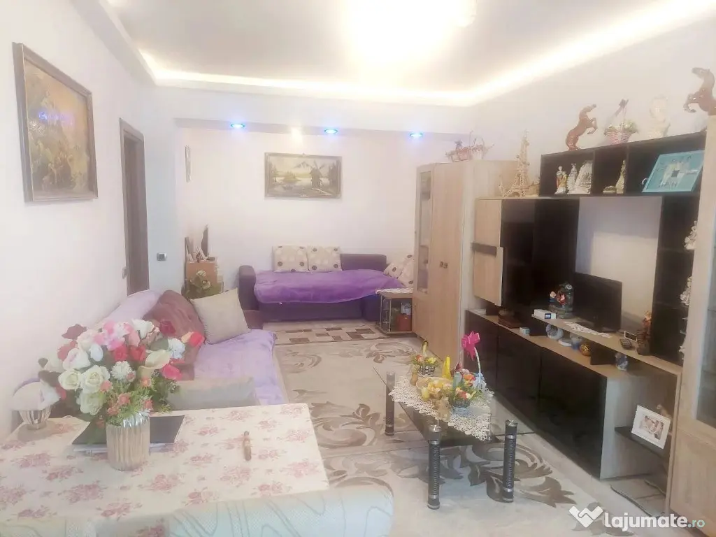 Apartament cu 2 camere, decomandat - zona Tractorul