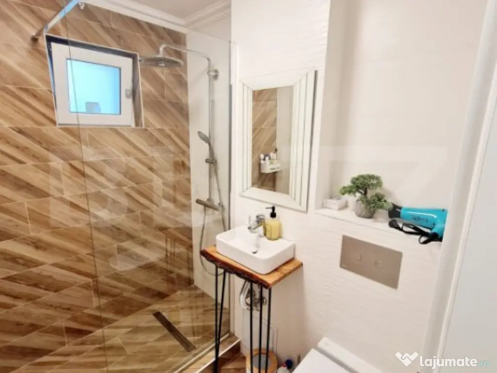 Apartament de vanzare, cu 3 camere, 70 mp, zona Manastur