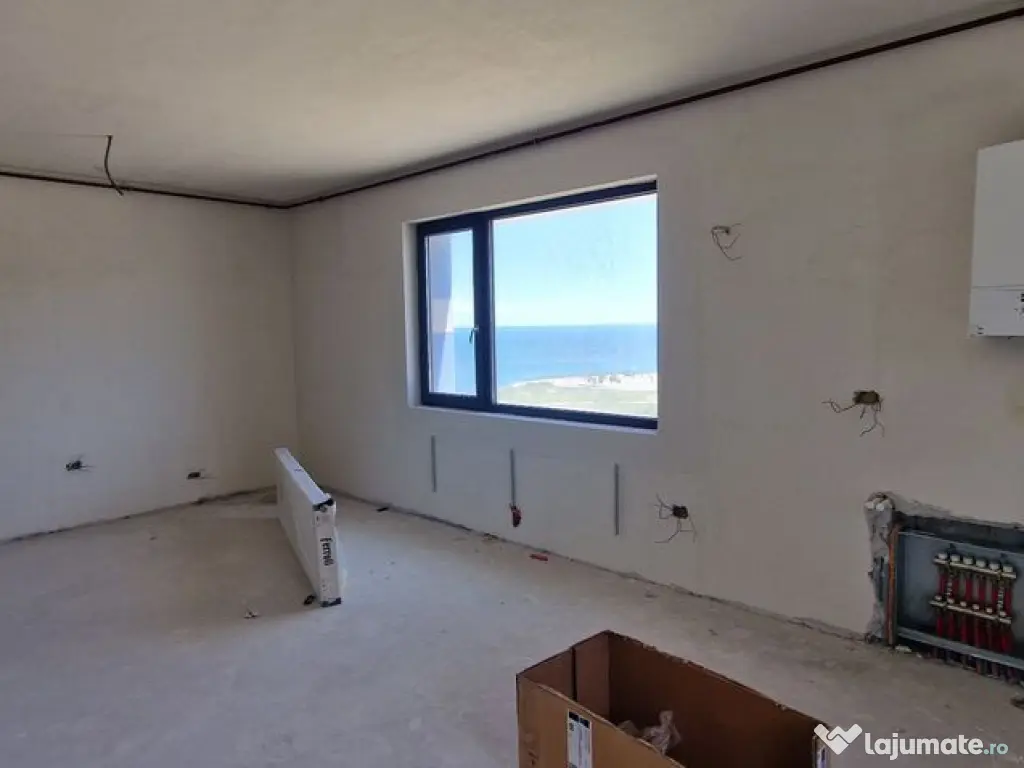 Faleza Nord apartament cu 3 camere, vedere la mare.