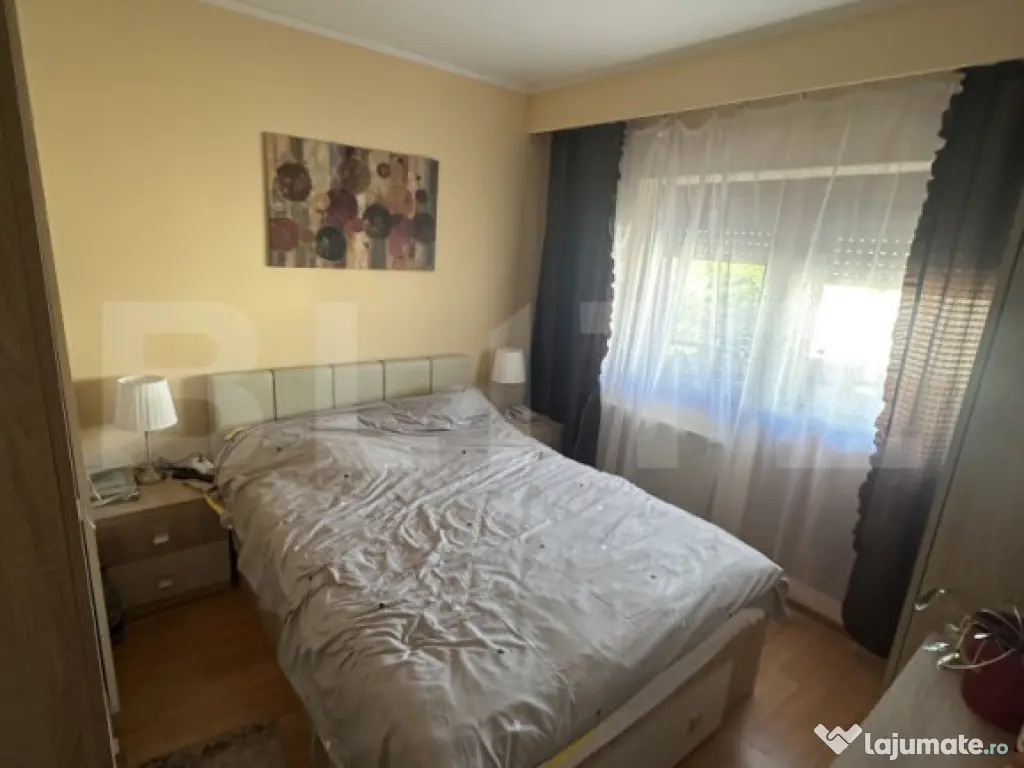 Apartament de vanzare, cu 3 camere, 57 mp, zona Micro 17