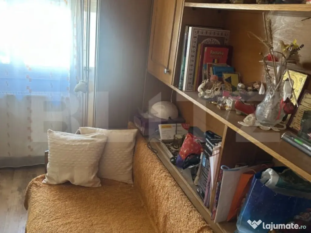 Apartament de vanzare, cu 3 camere, 57 mp, zona Micro 17