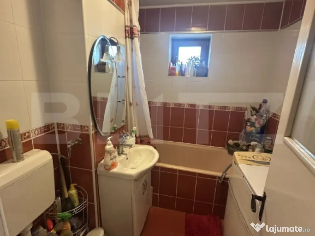 Apartament de vanzare, cu 3 camere, 57 mp, zona Micro 17