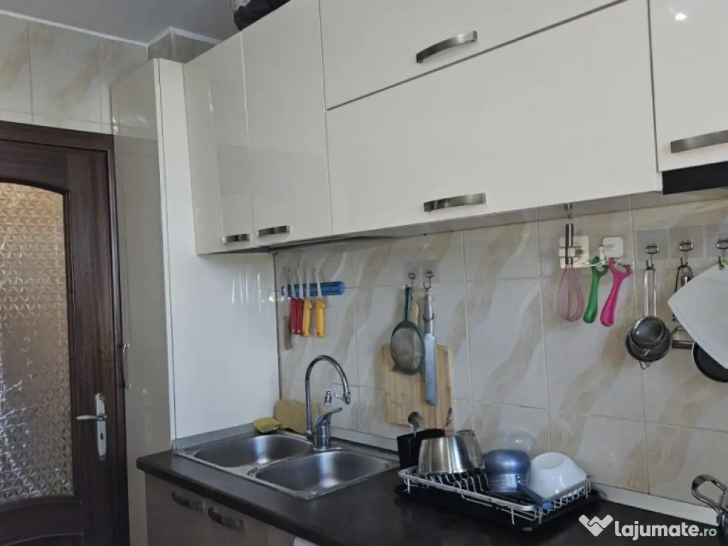 3 camere Basarabia -Stadionul National