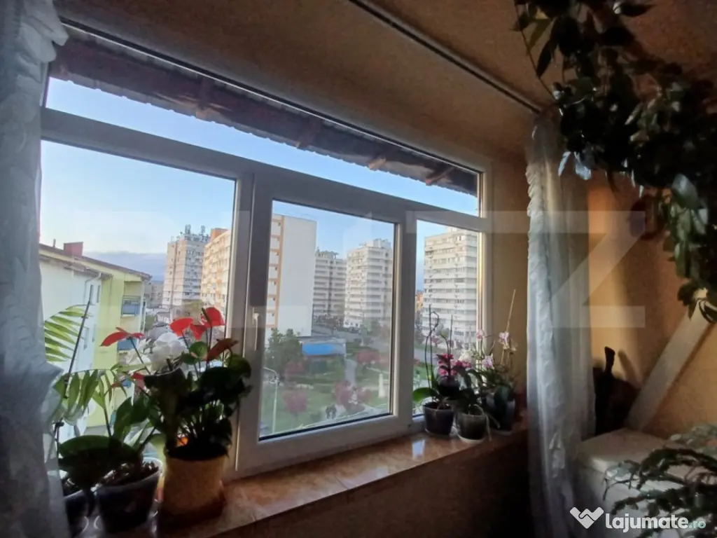 Apartament de vanzare, cu 3 camere, 48 mp, zona parc Nicolae