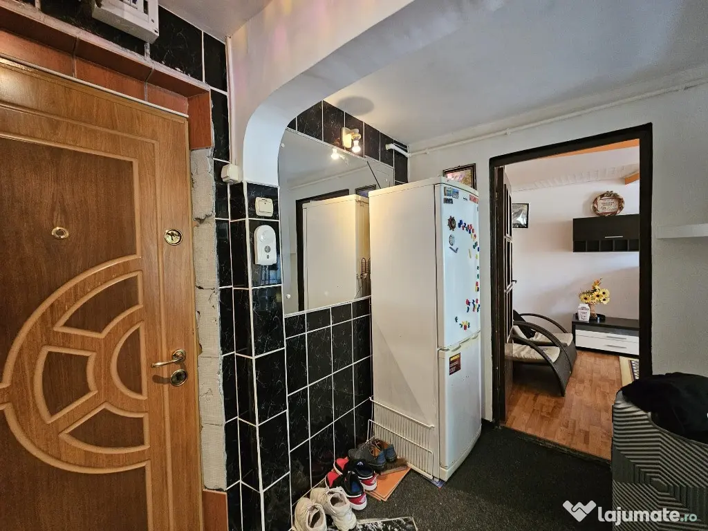 Apartament 2 camere, decomandat, etaj 2