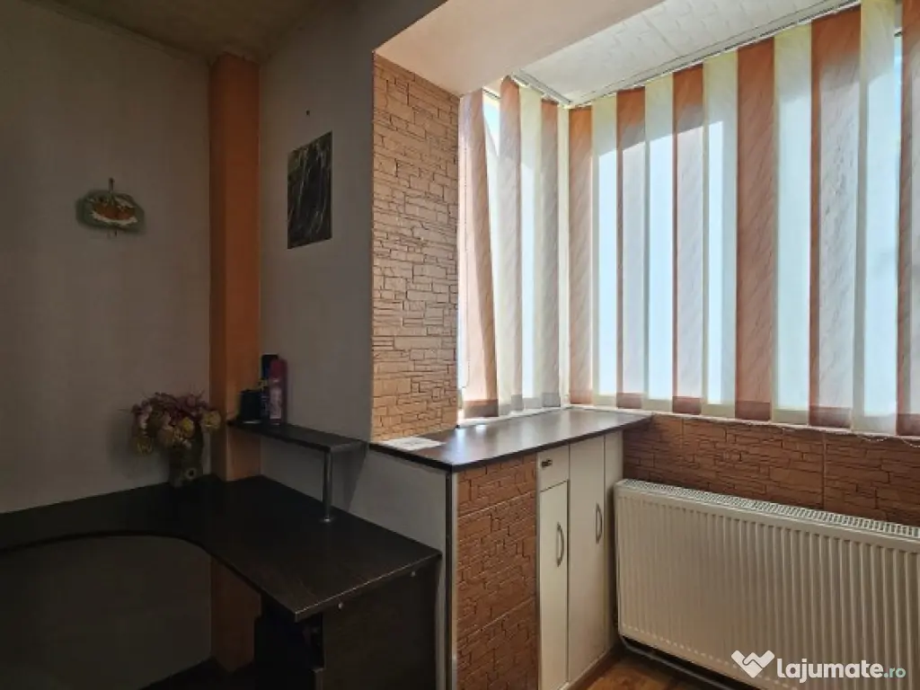 Apartament 2 camere, decomandat, etaj 2