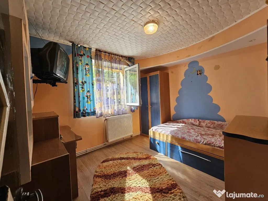 Apartament 2 camere, decomandat, etaj 2