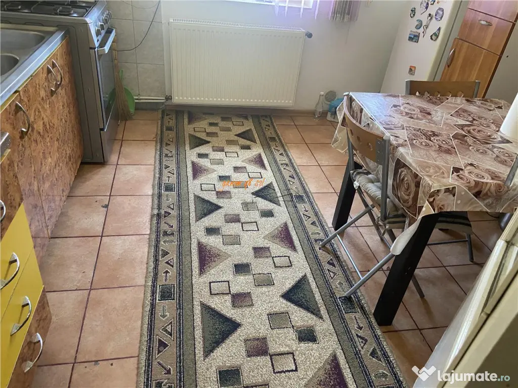 Apartament 3 camere , zona Gara- str Longinescu ,76 mp ,2 ba