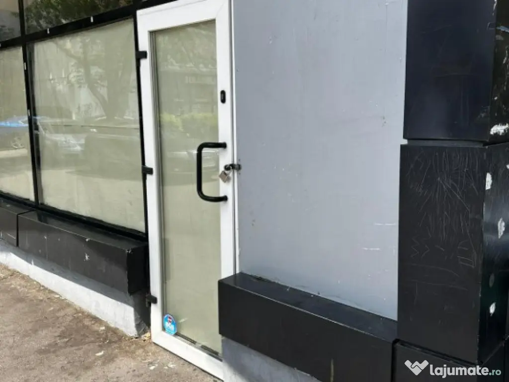 Spatiu Comercial,Metrou 1 Mai, Trafic pietonal intens. 