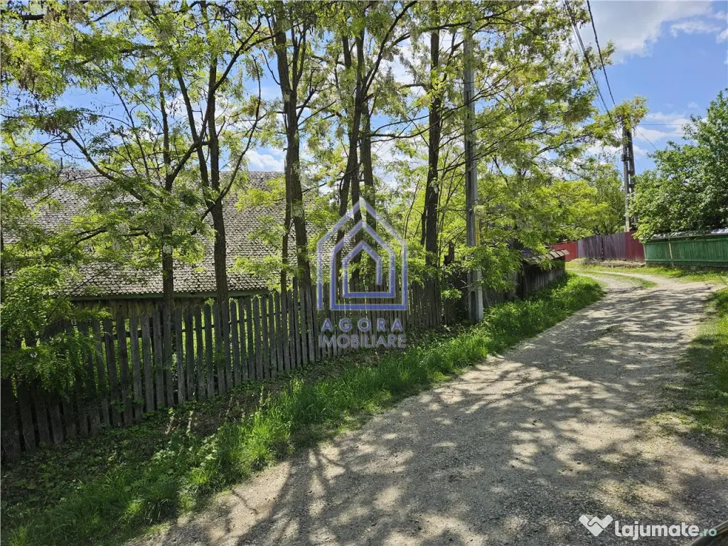Suceava, Draguseni, teren cu casa batraneasca, langa troit