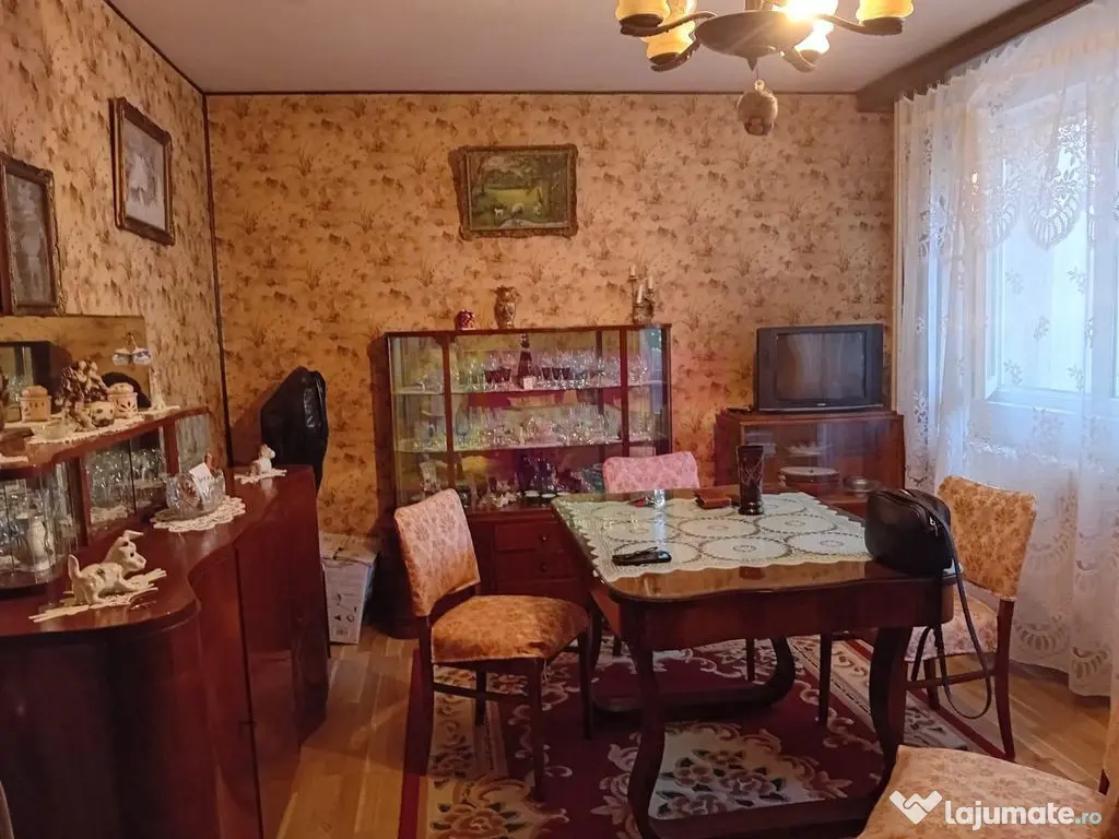 Vanzare apartament de 4 camere in zona Brancoveanu