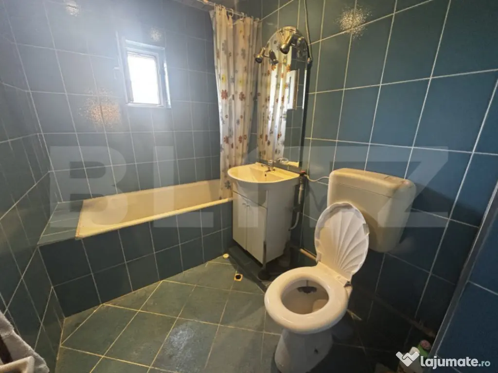 Apartament cu 3 camere, decomandat, 96 mp, zona Micro 16