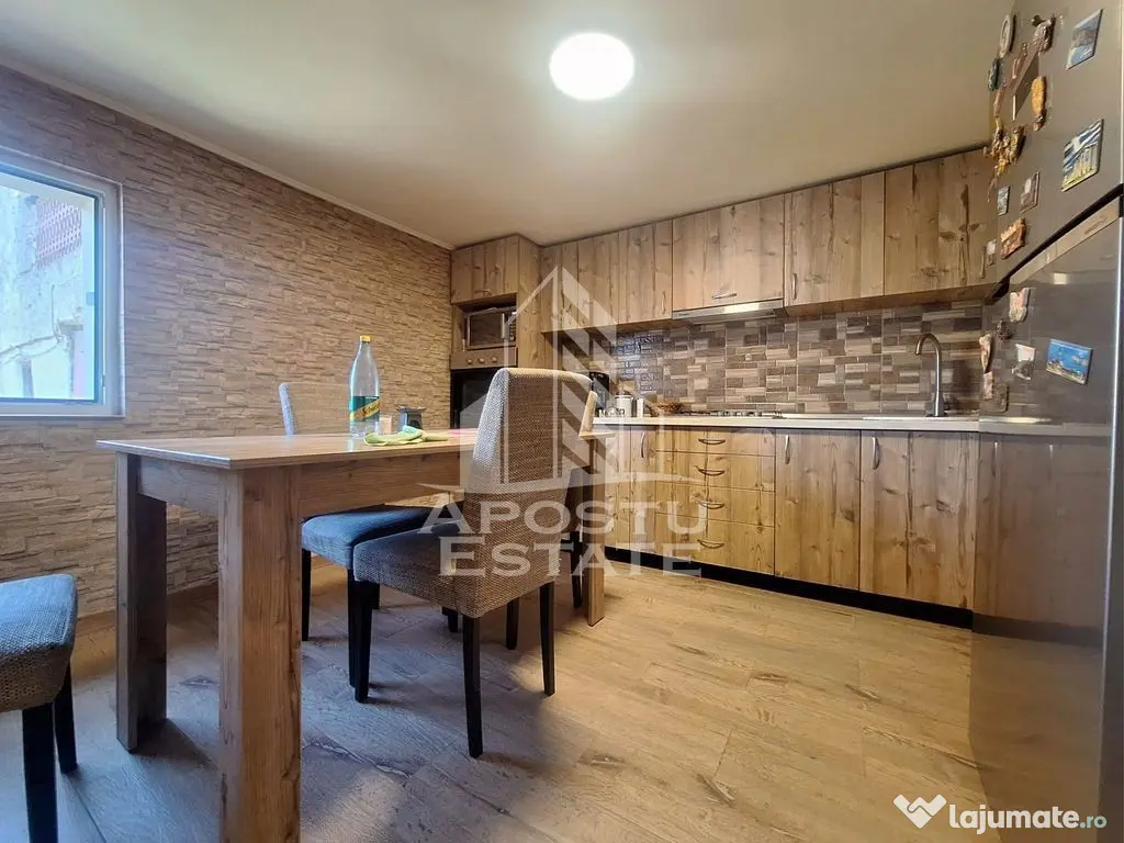 Casa individuala cu 5 camere si terasa, zona linistita Sa... 