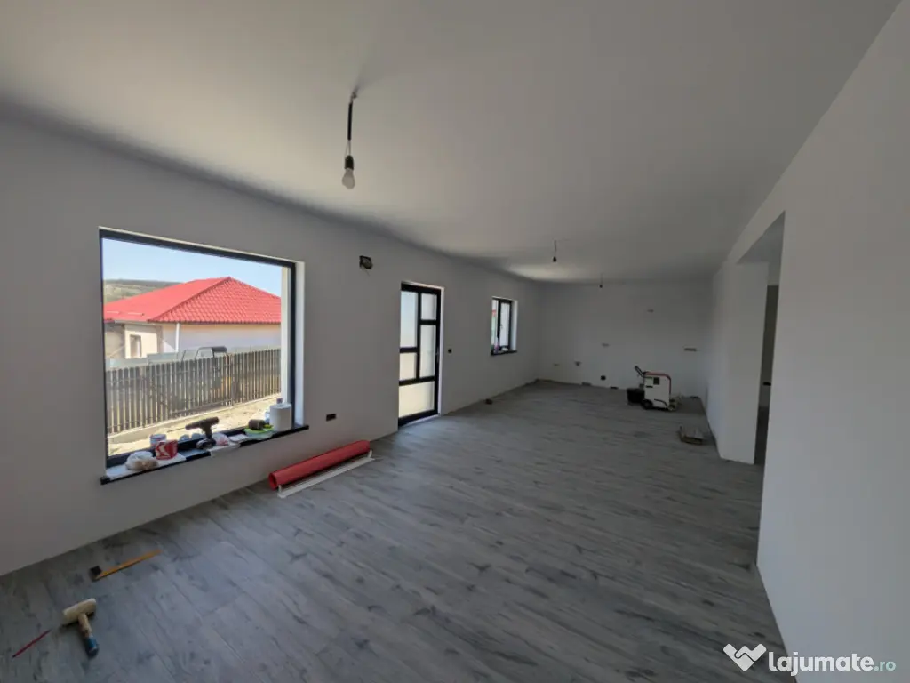 Casa Hemeius - încălzire pardoseala, toate utilitățile,