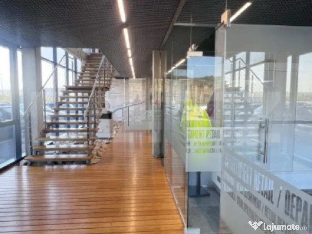 Hala cu pod rulant, cladire admininstrativa. Top!