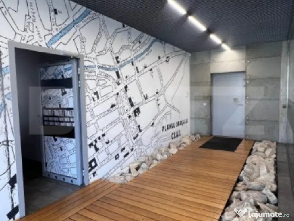 Hala cu pod rulant, cladire admininstrativa. Top!