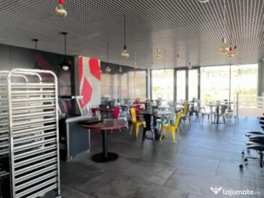 Hala cu pod rulant, cladire admininstrativa. Top!