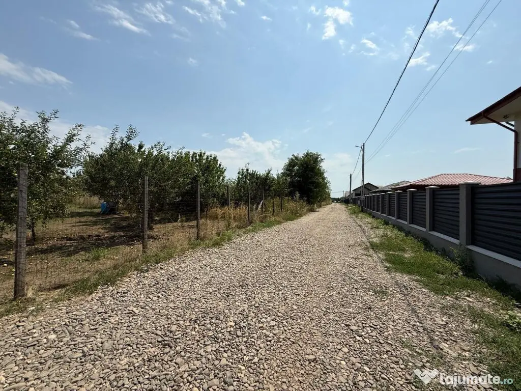 VALEA URSULUI, TEREN INTRAVILAN DE , LA MARGINE DE PADURE 