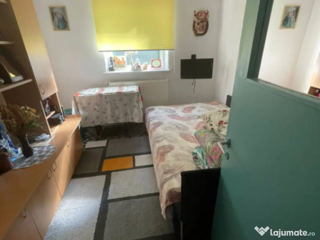 Casă cu 3 camere, garaj și curte spațioasă – zona Giul 