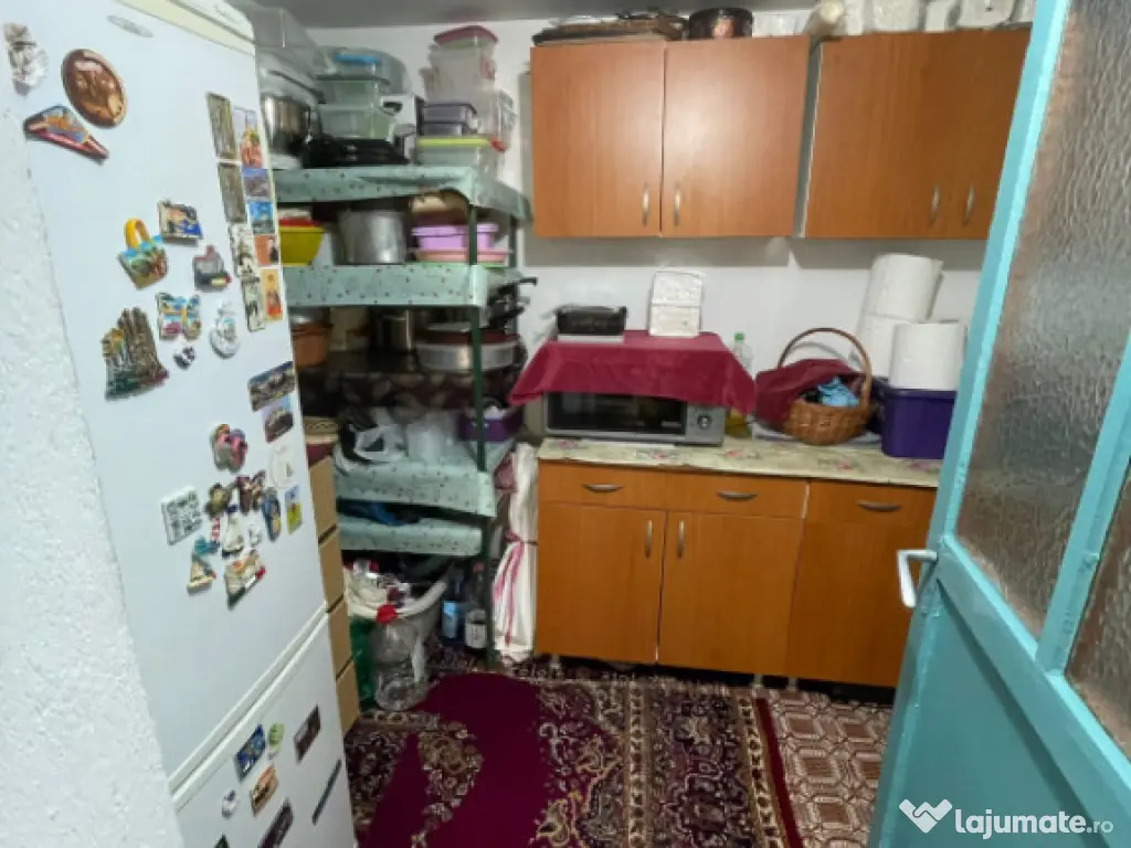 Casă cu 3 camere, garaj și curte spațioasă – zona Giul 