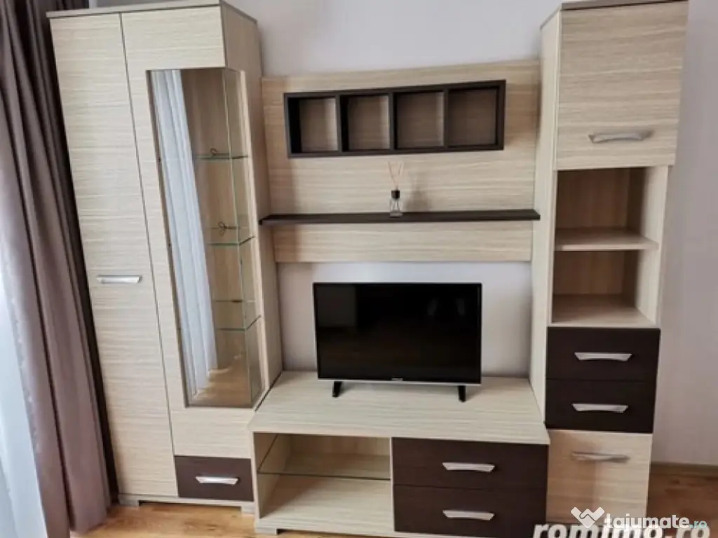 1 camera in zona Aradului