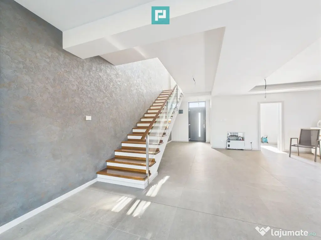 Duplex modern cu garaj, în Giarmata