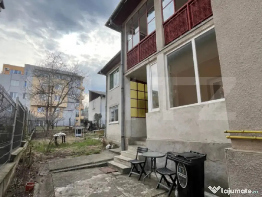 Apartament de vanzare in vila, cu 5 camere, 150 mp, zona And