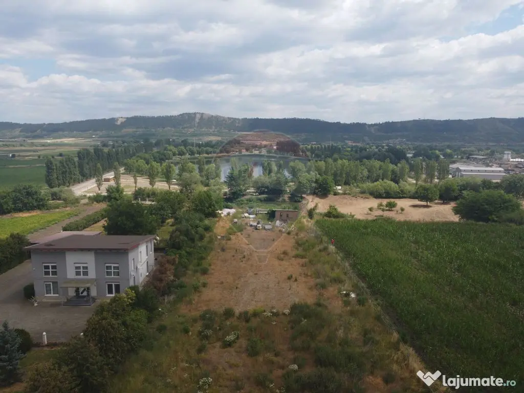 Teren de vanzare, zona cu acces rapid la autostrada, Camp... 