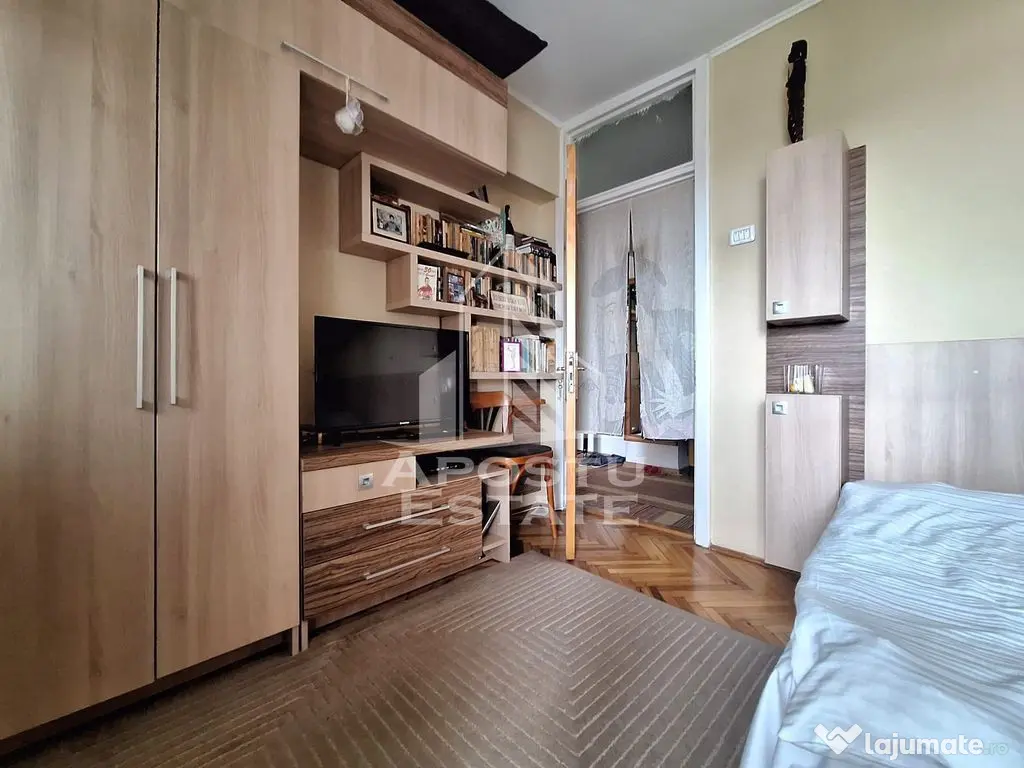 Apartament cu 4 camere, 120mp construiti, Aurel Vlaicu 