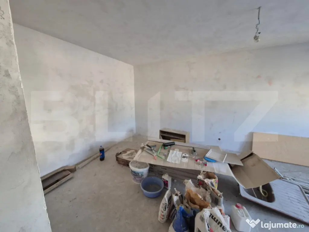 Garsonieră spațioasă de vânzare, etaj 2/4, zonă central