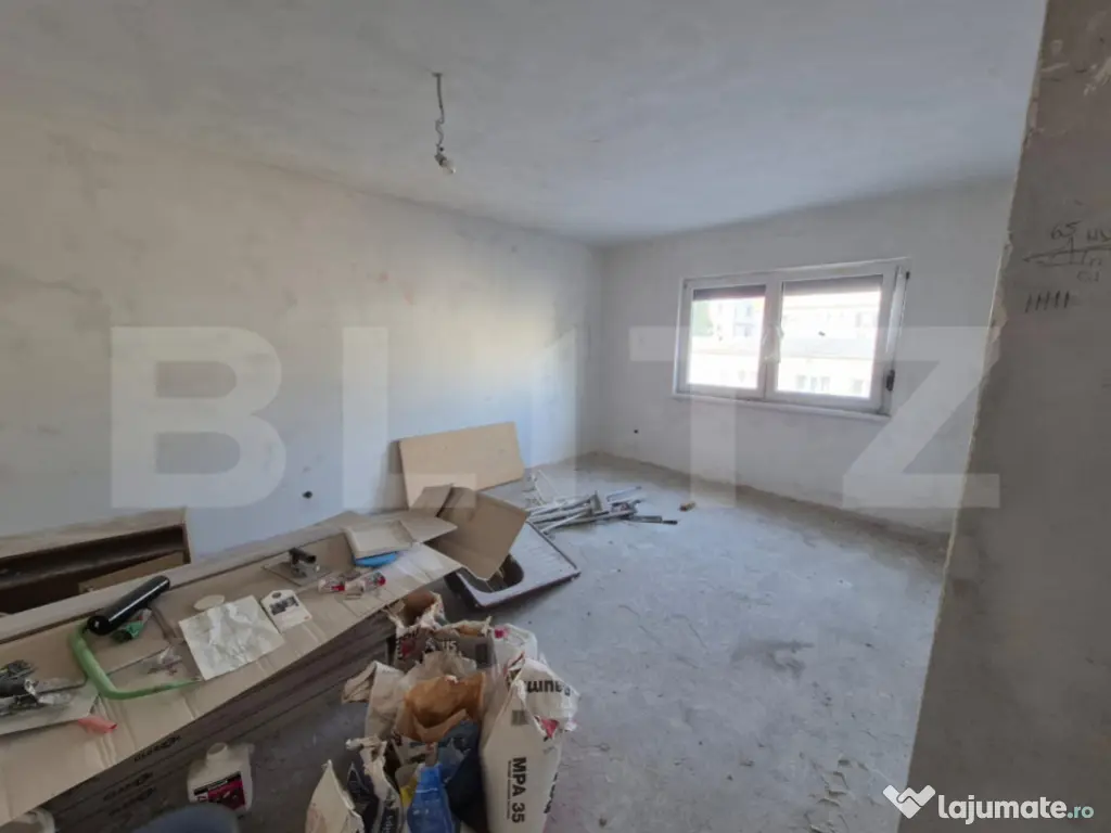 Garsonieră spațioasă de vânzare, etaj 2/4, zonă central