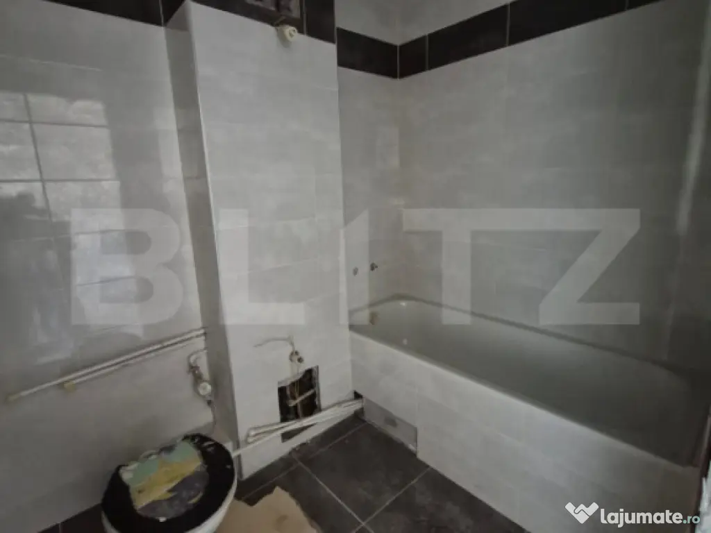 Garsonieră spațioasă de vânzare, etaj 2/4, zonă central