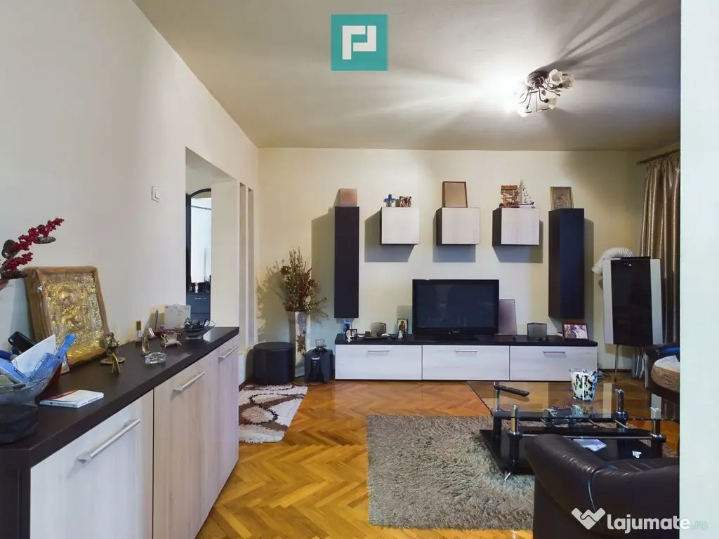 Apartament panoramic cu 4 camere zona 300