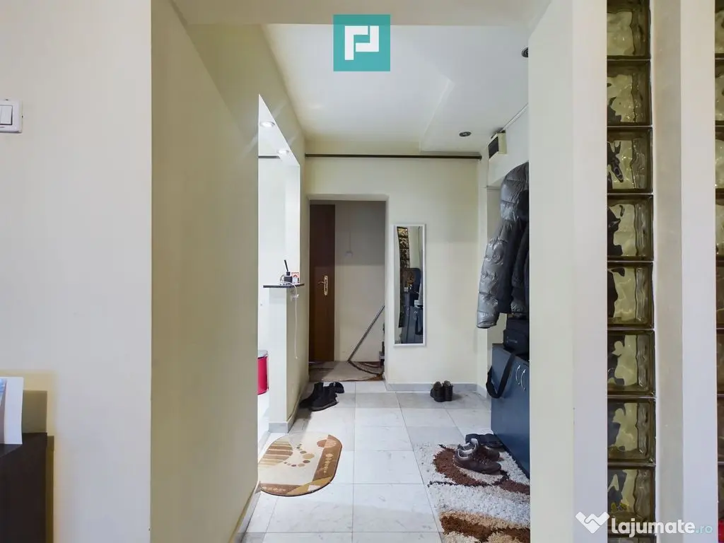 Apartament panoramic cu 4 camere zona 300 