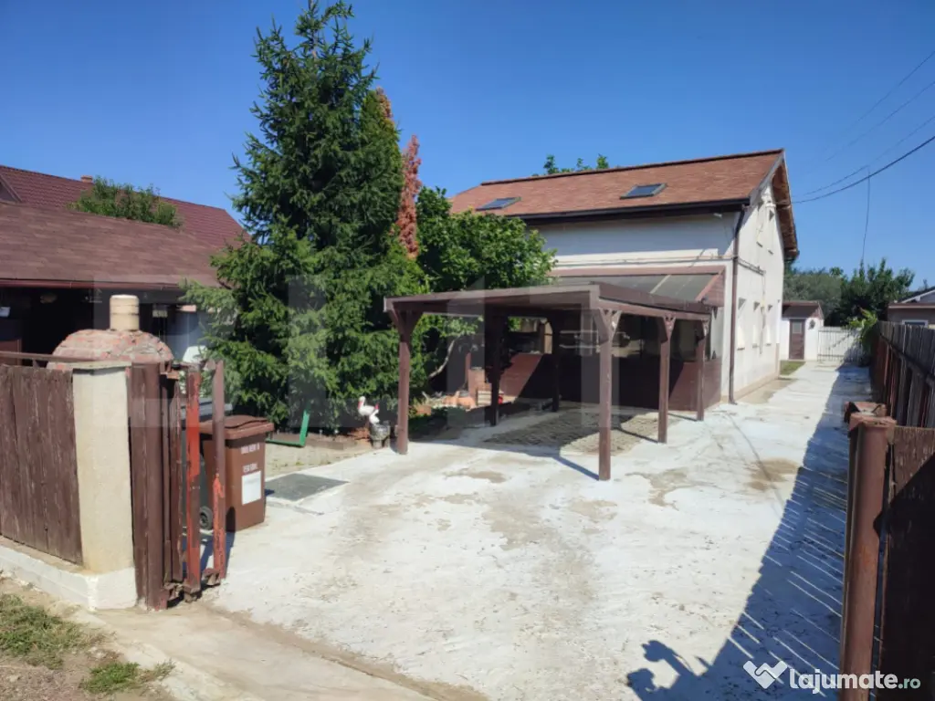 Casa 6 camere, 130 mp utili, 1000 mp teren in Dancu