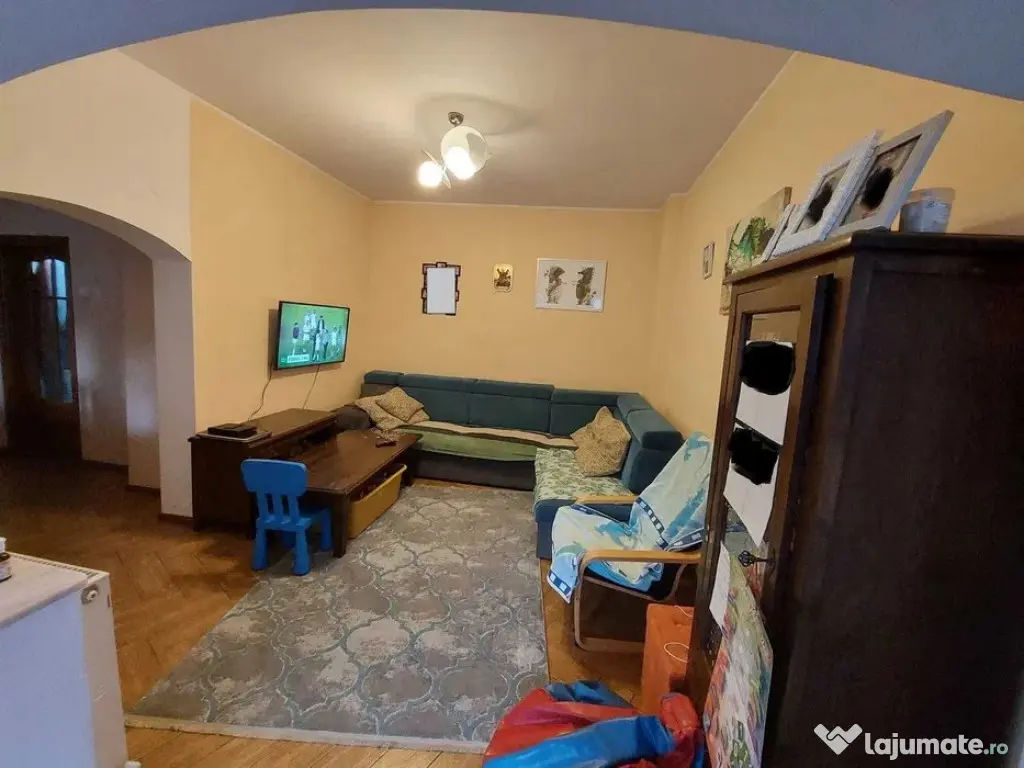 Casă situată în zona Palas din cărămidă 